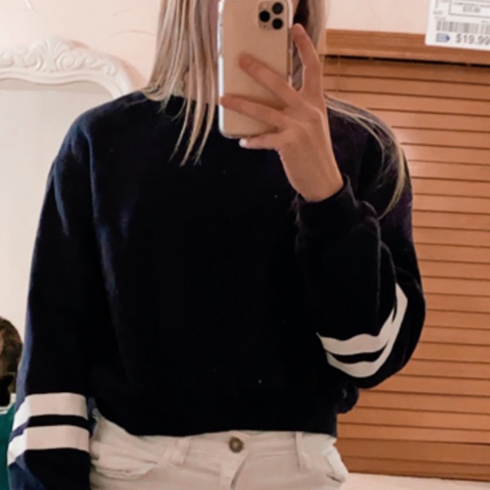 navy blue cropped sweater